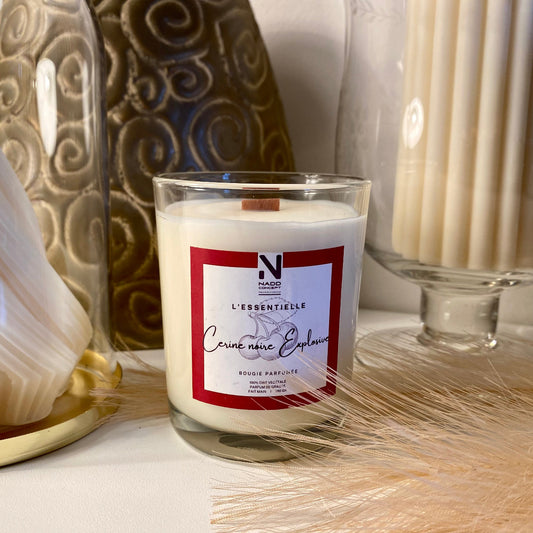 Bougie parfumée à la Cerise noire explosive, cire végétale et verre transparent avec couvercle en bois naturel