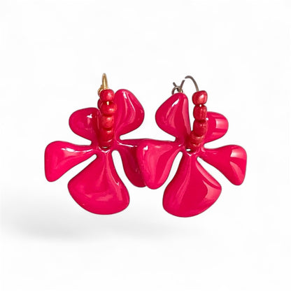 Boucles d'oreilles Palma en acier inoxydable, pampille florale en pâte polymère rose fushia et perles de rocaille nacrées