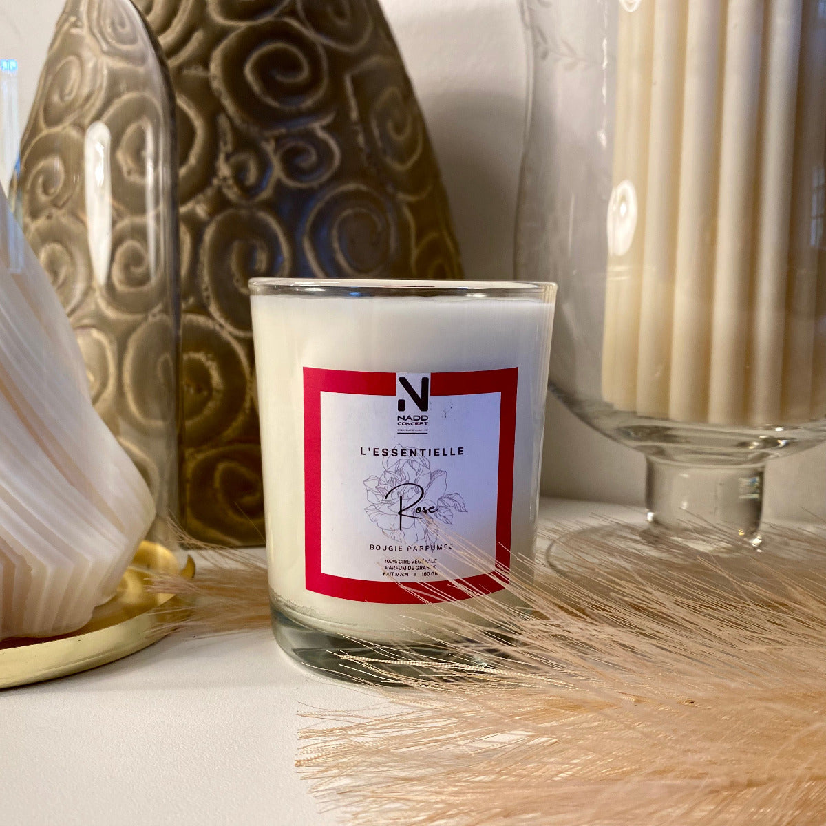 Bougie parfumée Rose, cire végétale et verre transparent avec couvercle en bois naturel