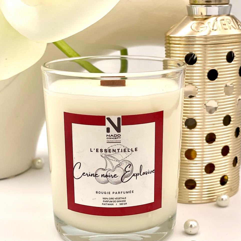 Bougie parfumée à la Cerise noire explosive, cire végétale et verre transparent avec couvercle en bois naturel