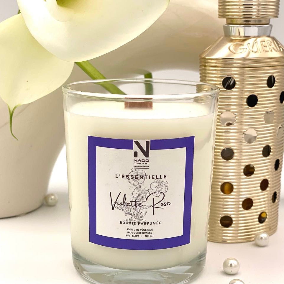 Bougie parfumée Violette et Rose, cire végétale et verre transparent avec couvercle en bois naturel