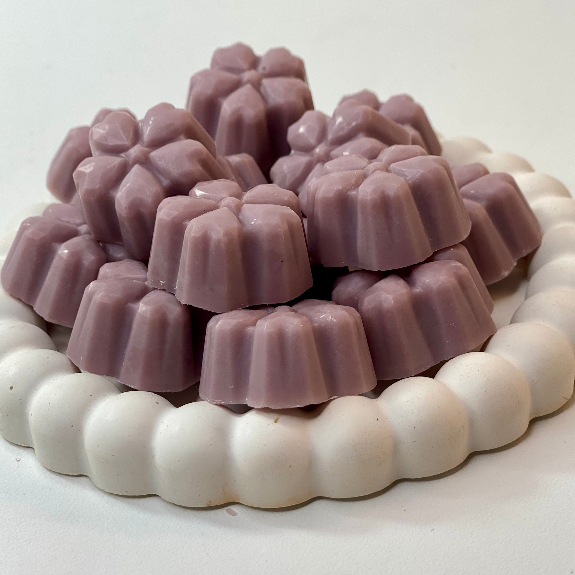 Le fondant de cire végétale, parfumé au Frangipanier et Jasmin 