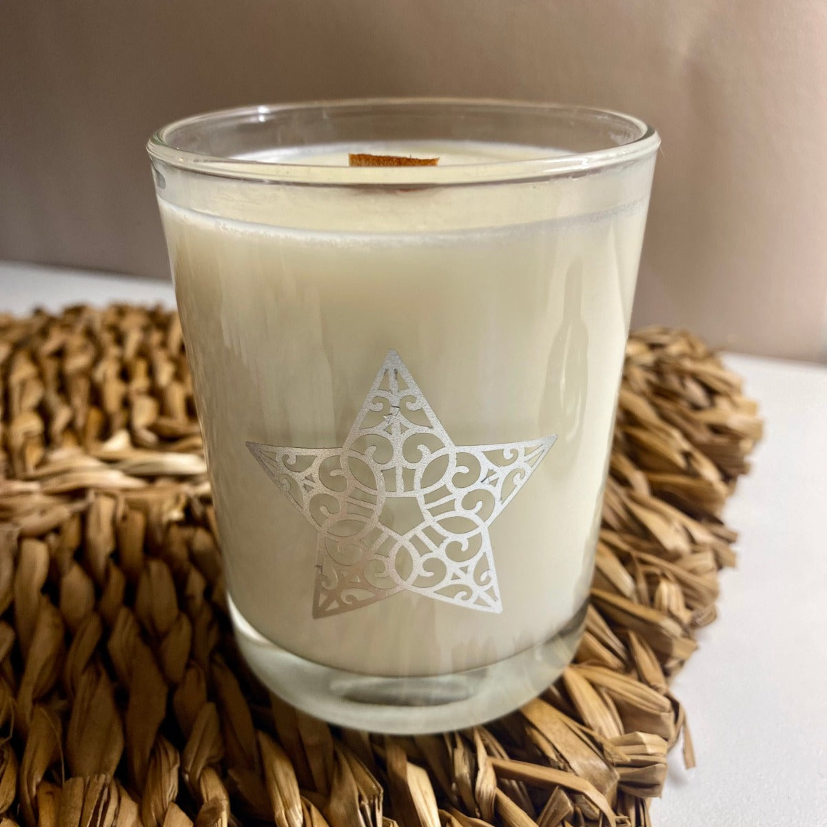 bougie parfumée thé et pain d'épices de la gamme Essentielle