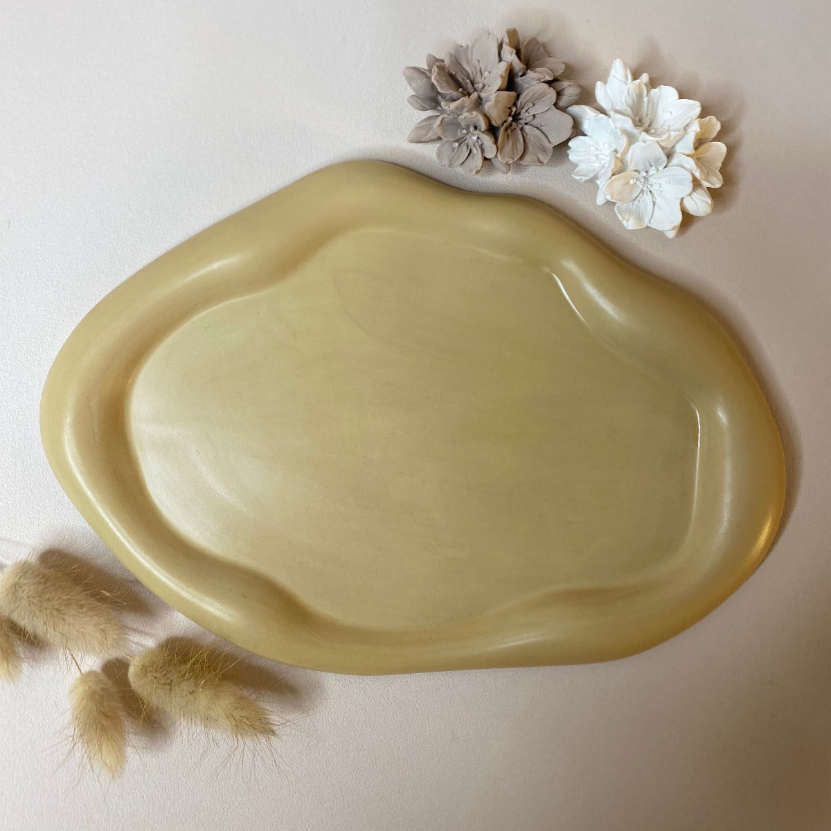 Plateau Nuage ocre en Jesmonite